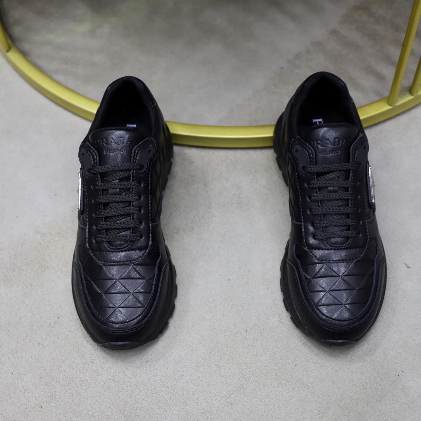 Ex-factory price: 540💰🙅‍♂️🙅‍♂️🙅‍♂️ Brand: PRADA Standard code: 38-44 (45 customized) Grade: Same as the official website Material: Original material splicing Comfortable and breathable lining Lightweight and wear-resistant sports outsole Style category: Men's fashionable casual shoes Running sneakers Distinguished luxury brand elements Top luxury Color: actual picture color